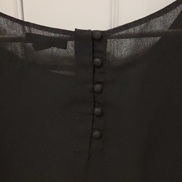 AE Blouse - Picture 3 of 4